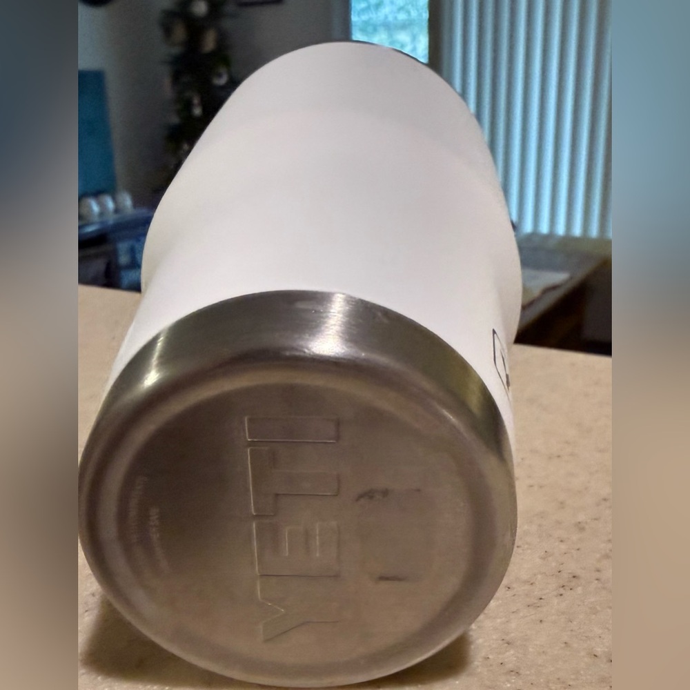 YETI 30 oz. Tumbler - Picture 5 of 5